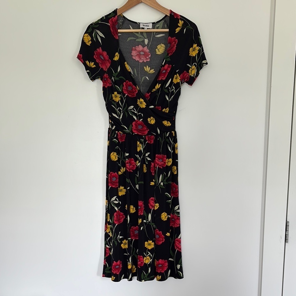 Leota Black Red V-neck big Floral Short sleeve Midi Dress Poppy Print Size XS